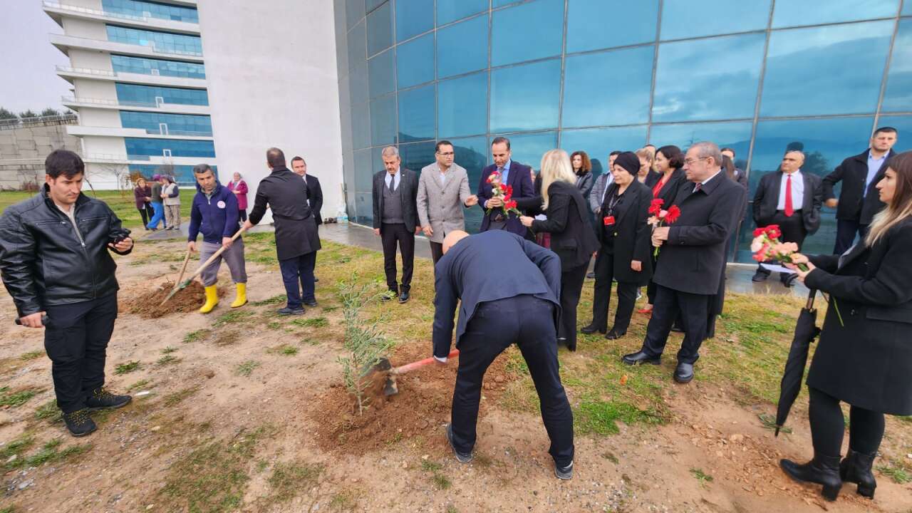 Muğla’da Yürekleri Yakan Anma: Sağlık Şehitlerinin İsimleri Zeytin Ağaçlarında Yaşayacak 5